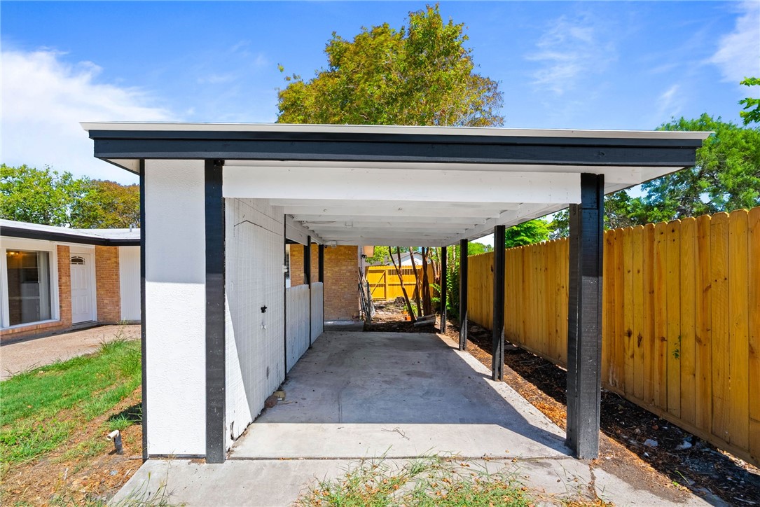 3445 Floyd St Property Photo 30