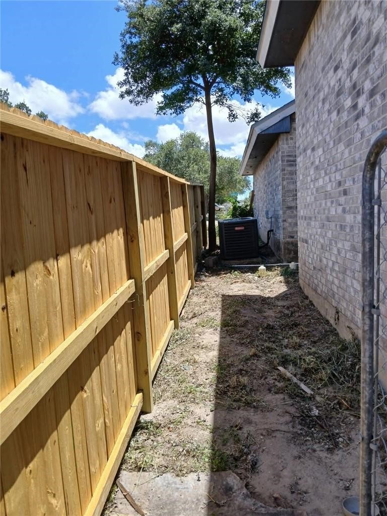 14630 Spaulding Dr Property Photo 23