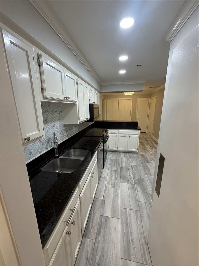 4350 Ocean Dr Property Photo 9