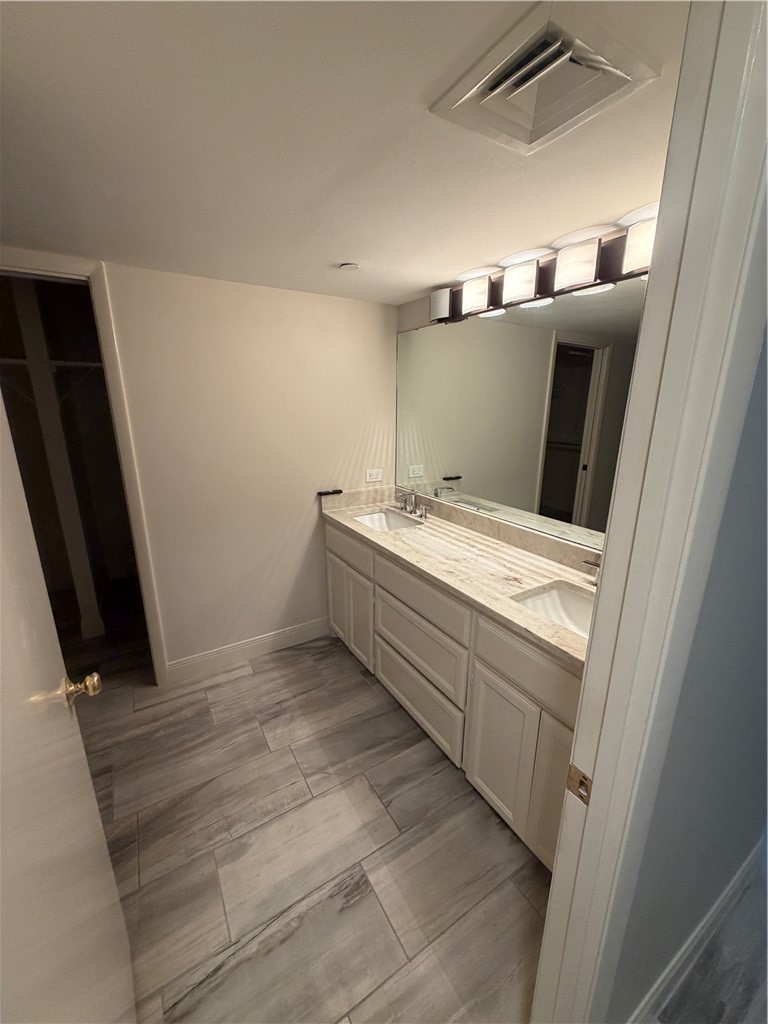 4350 Ocean Dr Property Photo 23