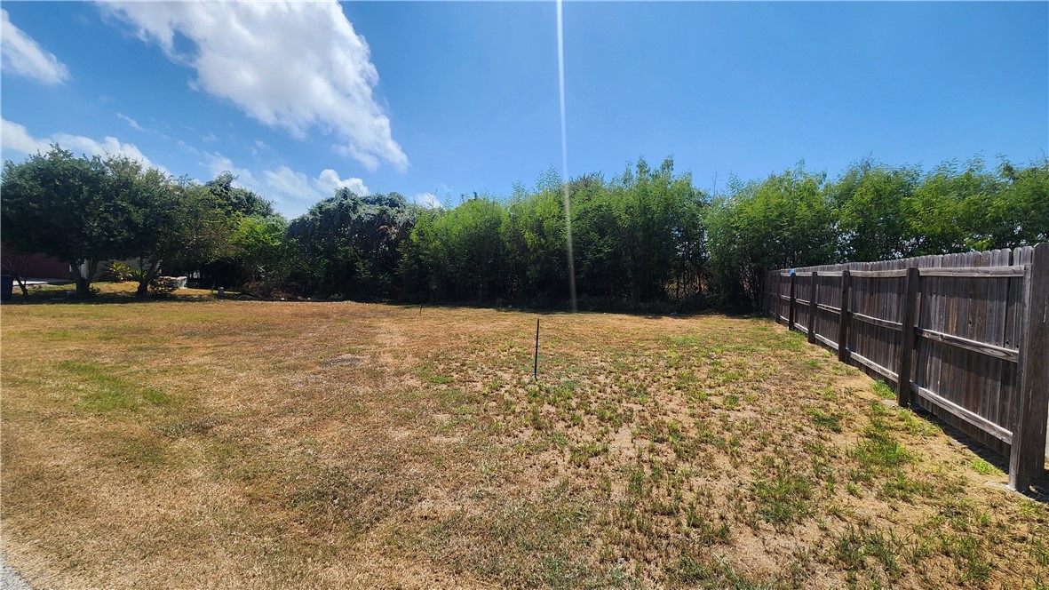 105 Cox Dr Property Photo 1