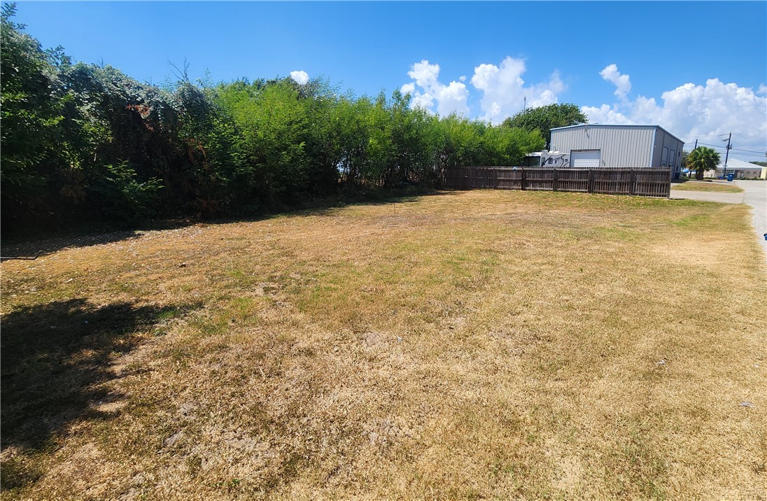 105 Cox Dr Property Photo 2