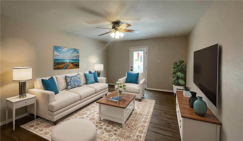 4805 Shadowbend Dr Property Photo 4