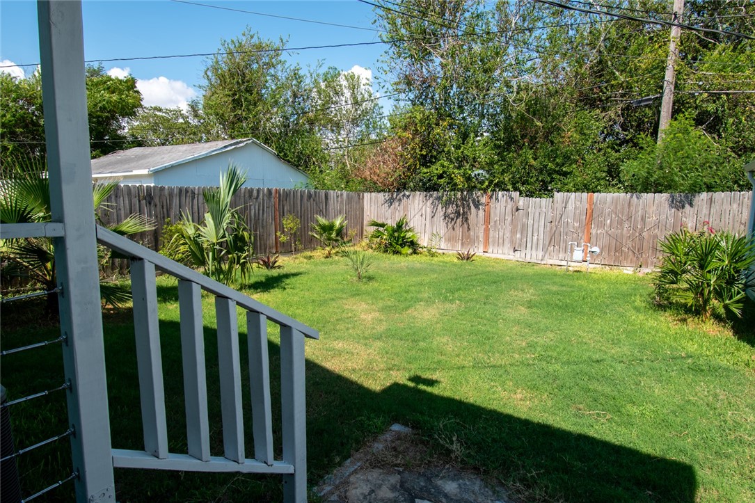 402 Angelo Dr Property Photo 25