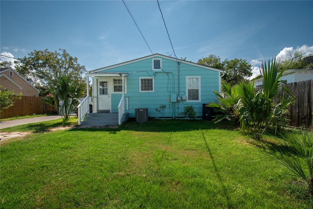 402 Angelo Dr Property Photo 29