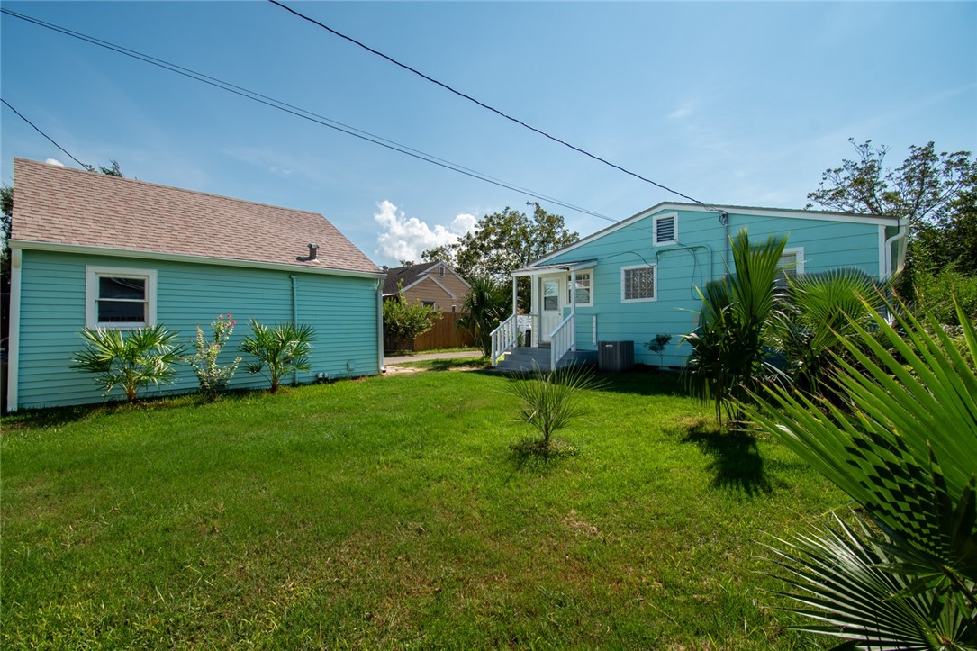 402 Angelo Dr Property Photo 30