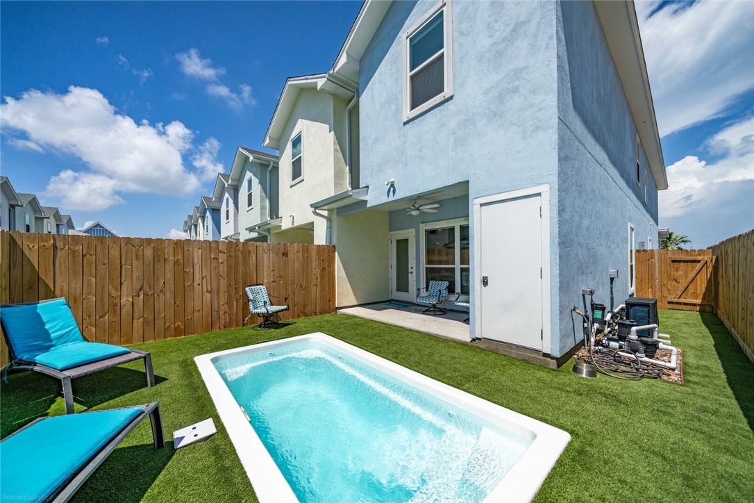 14013 Ports O Call Dr A Property Photo 2