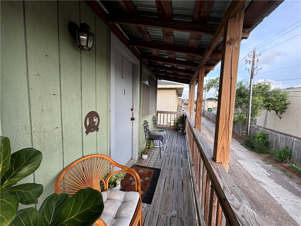 6207 Hidden Cove Property Photo 1
