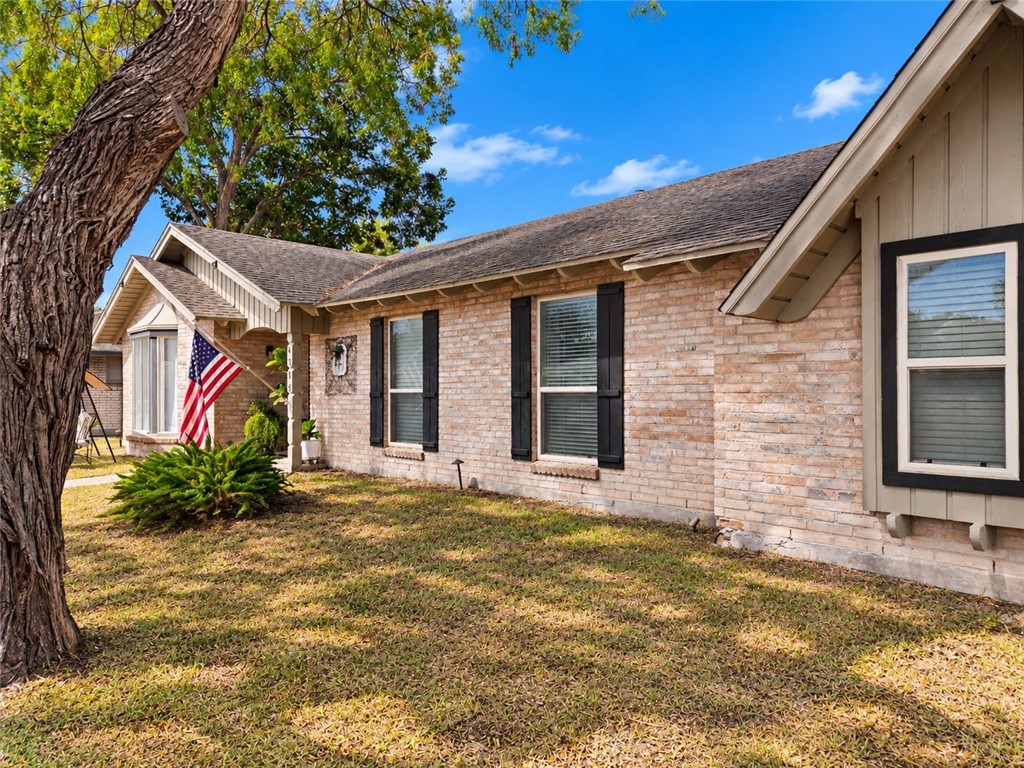 4318 Congressional Dr Property Photo 3