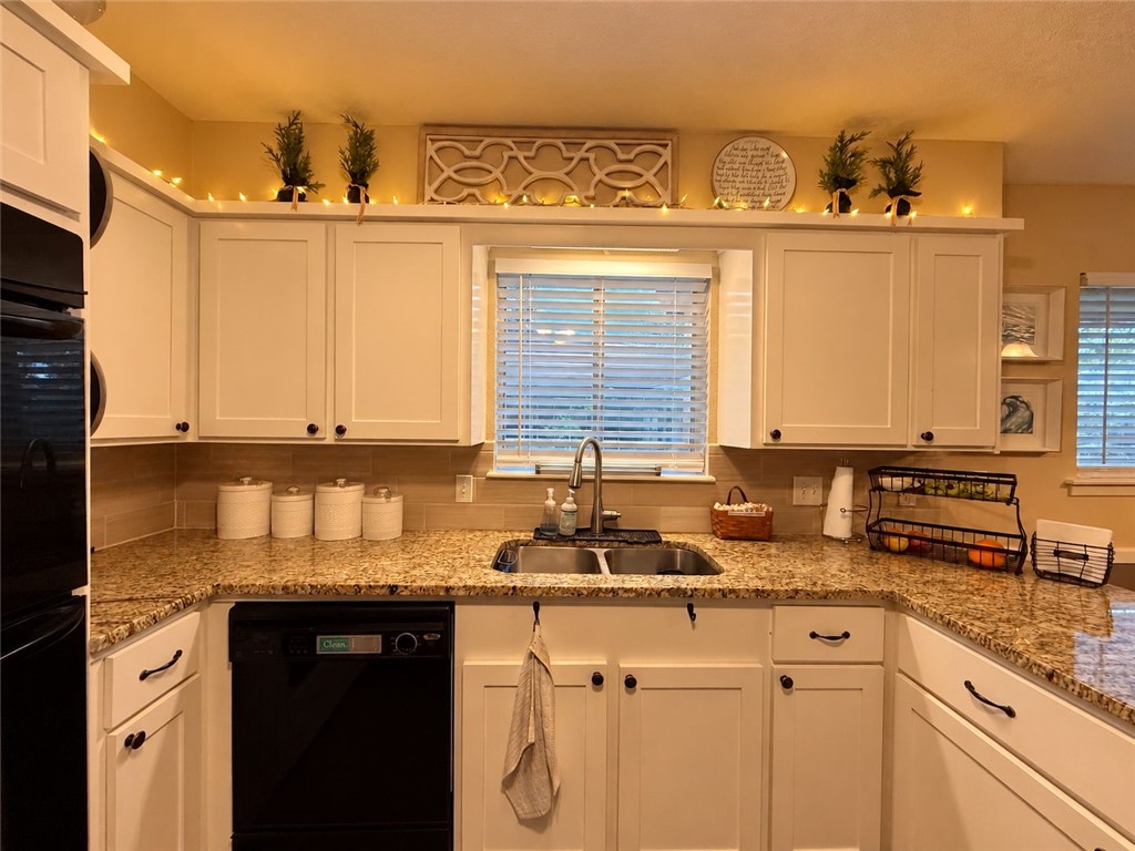 4318 Congressional Dr Property Photo 10