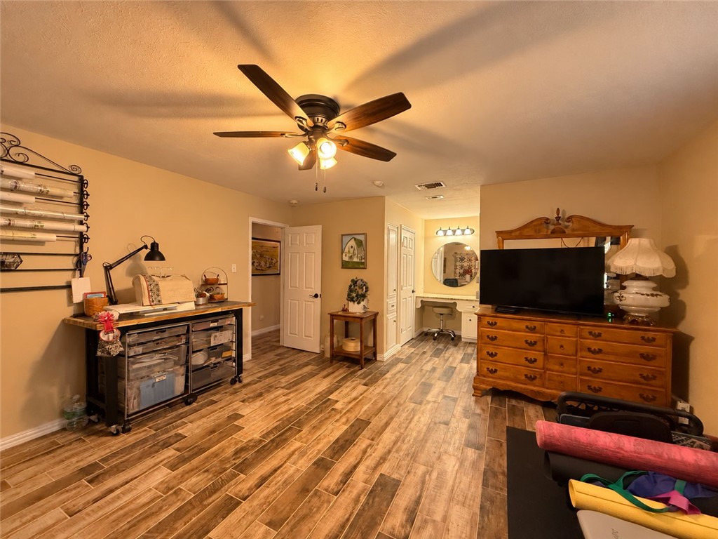 4318 Congressional Dr Property Photo 38