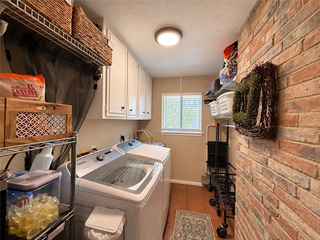 4318 Congressional Dr Property Photo 42