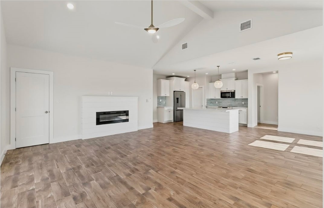 15206 Cruiser St Property Photo 5