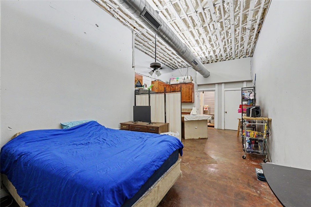 331 S Commercial St Property Photo 3
