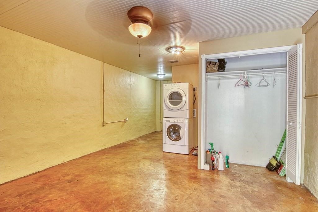 331 S Commercial St Property Photo 8