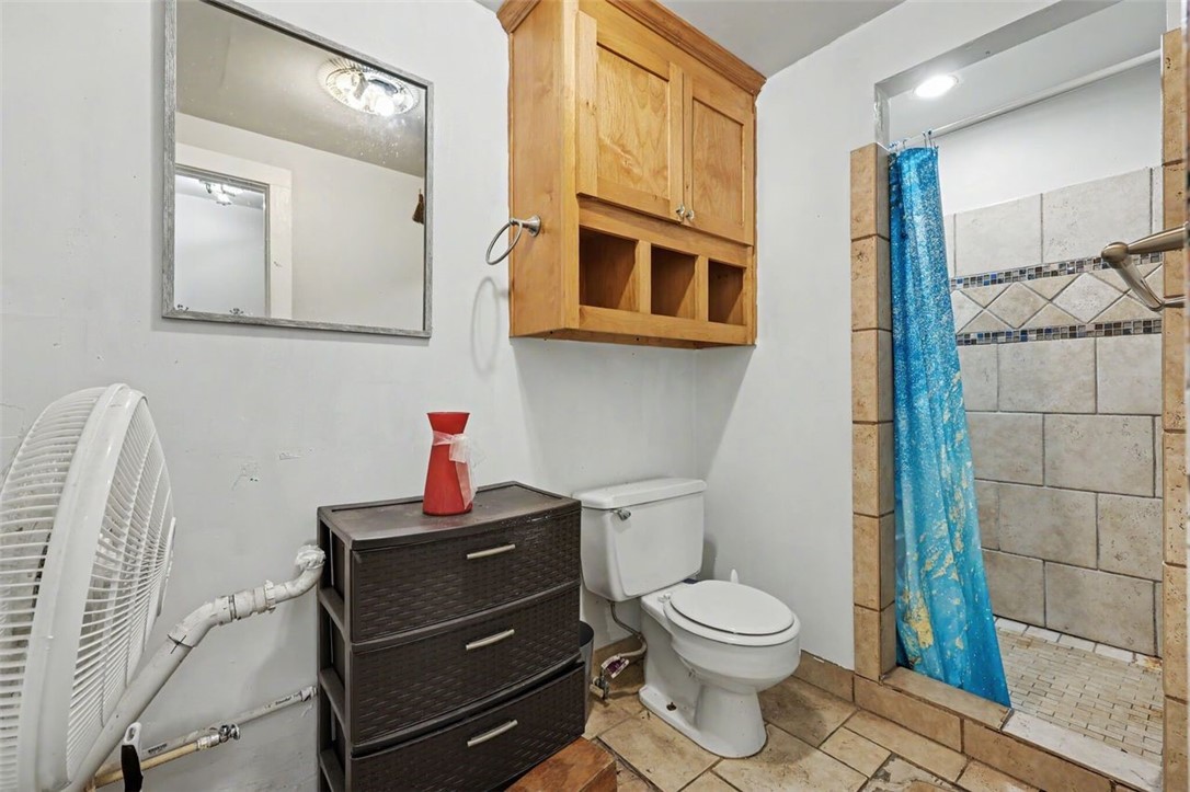 331 S Commercial St Property Photo 9
