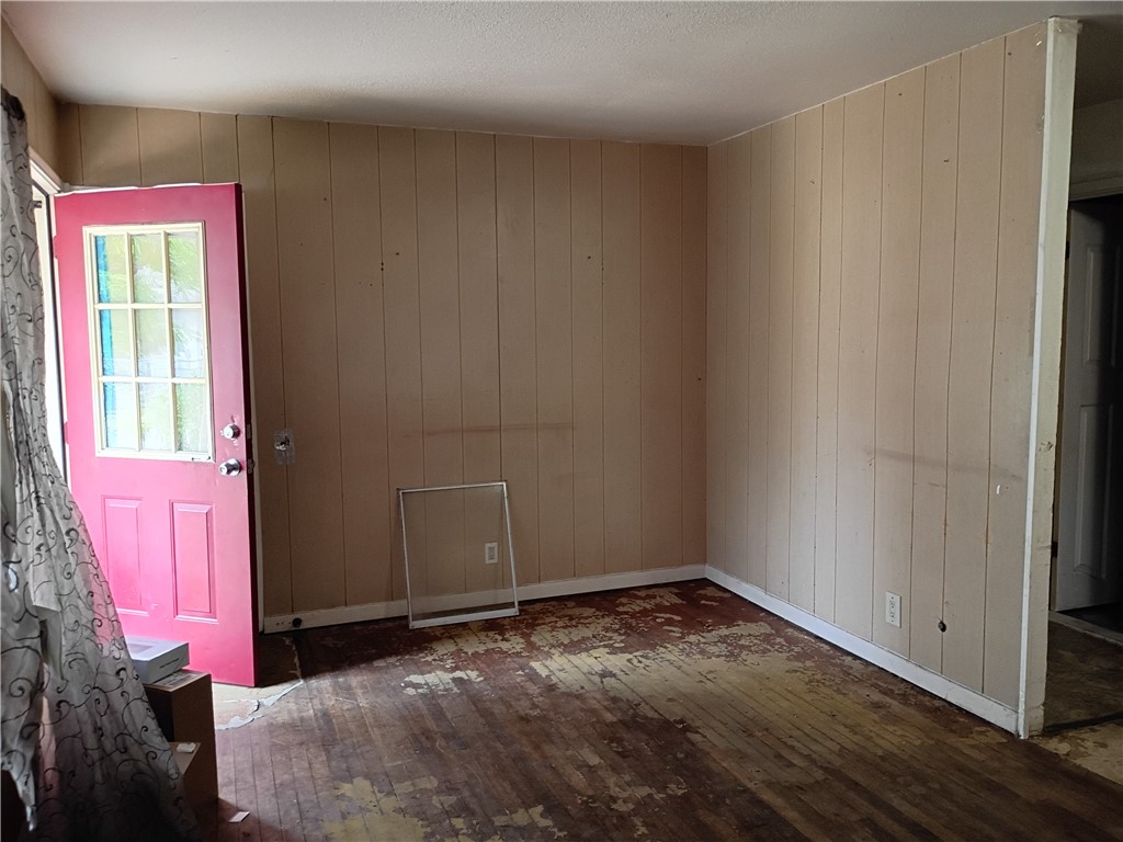 2141 Karen Dr Property Photo 2