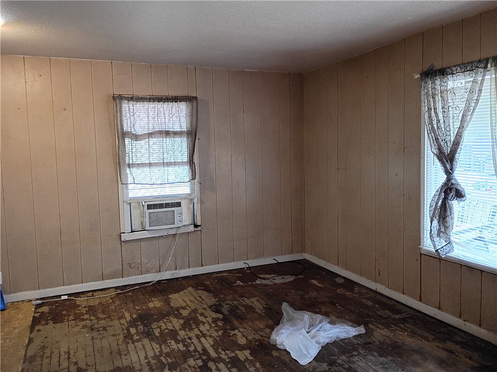 2141 Karen Dr Property Photo 3