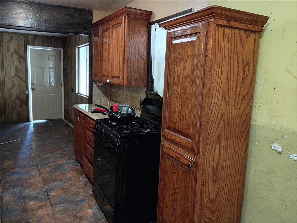 2141 Karen Dr Property Photo 5