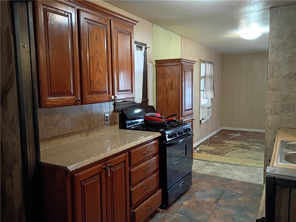 2141 Karen Dr Property Photo 7