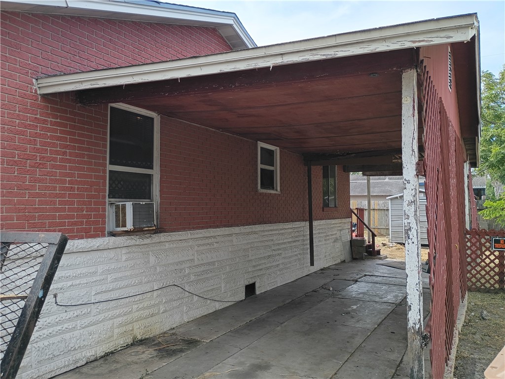2141 Karen Dr Property Photo 14