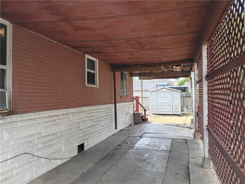 2141 Karen Dr Property Photo 15