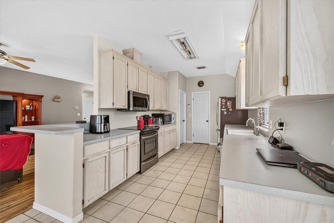 13914 Laffite Dr Property Photo 13