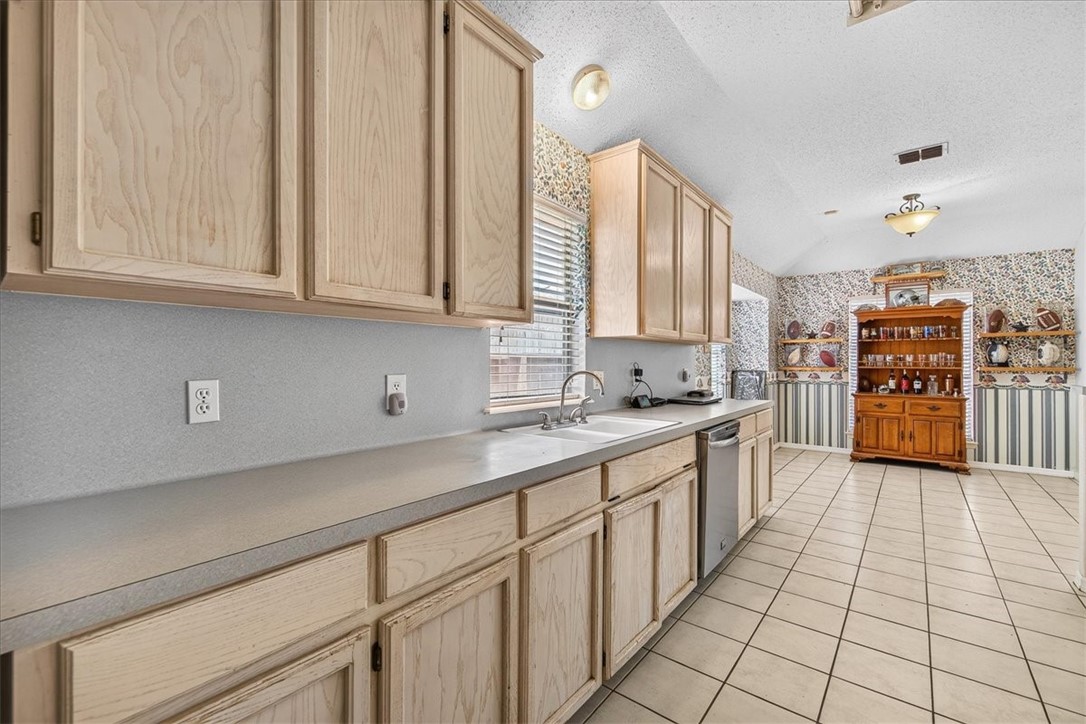 13914 Laffite Dr Property Photo 15