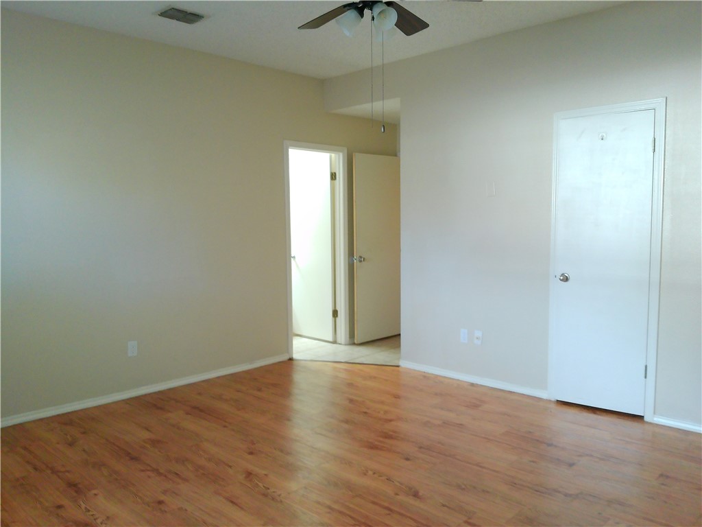 7837 Wolf Dr Property Photo 3