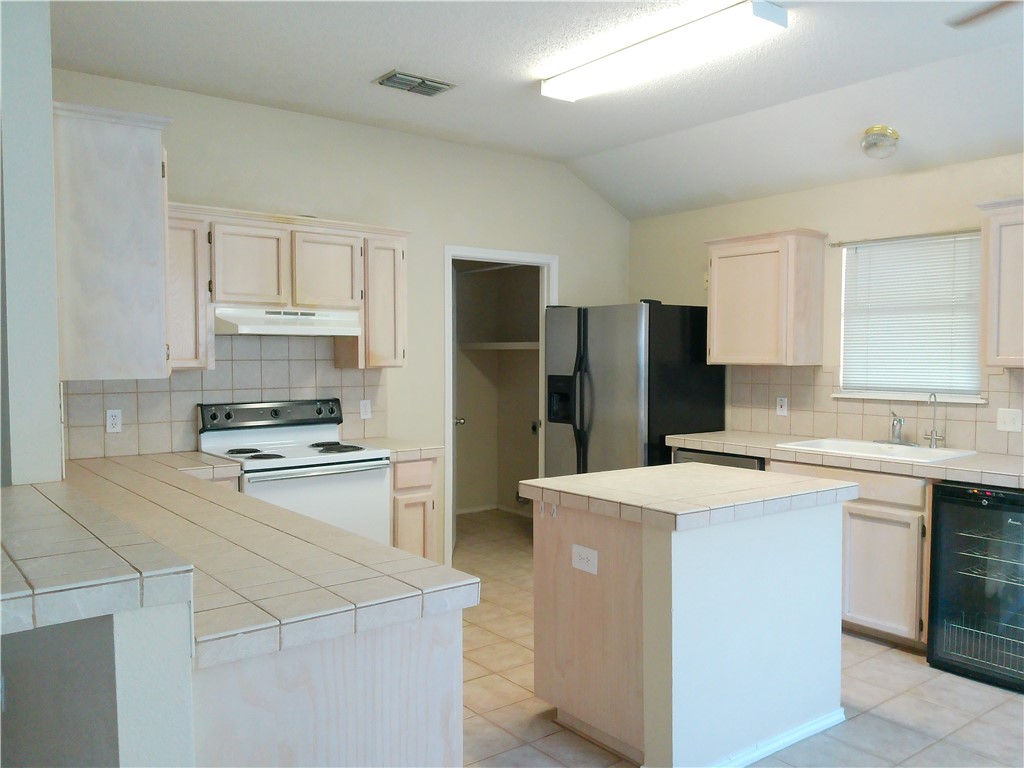 7837 Wolf Dr Property Photo 7