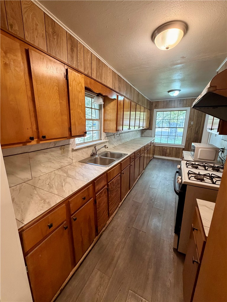 207 W Houston Property Photo 10