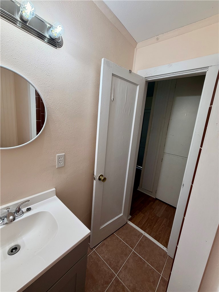 207 W Houston Property Photo 16