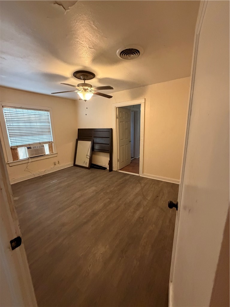 207 W Houston Property Photo 18