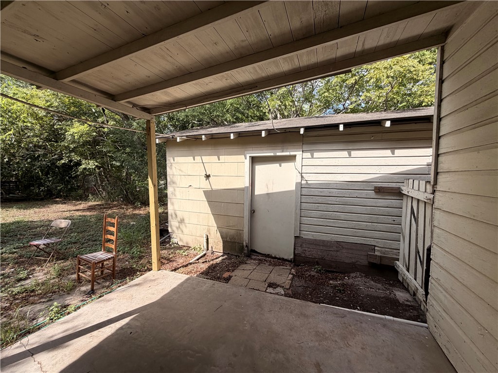 207 W Houston Property Photo 27