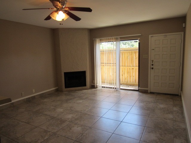 2725 Santa Fe St B Property Photo 4