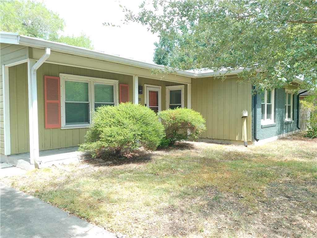 522 Pasadena Pl Property Photo 3