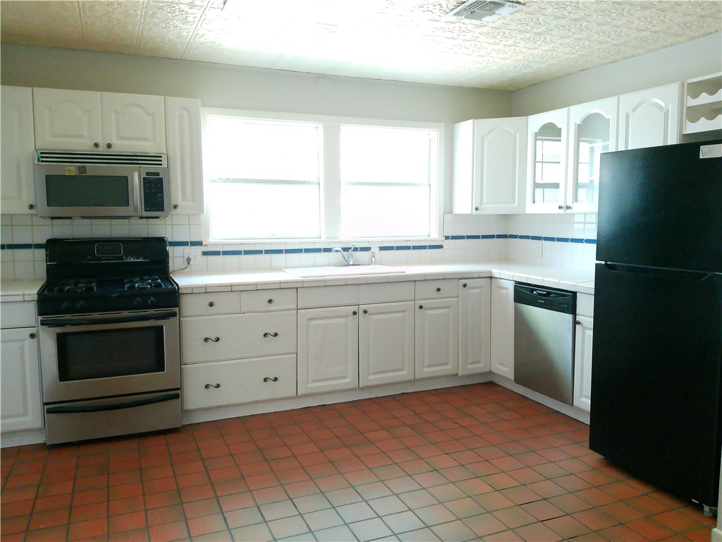 522 Pasadena Pl Property Photo 8