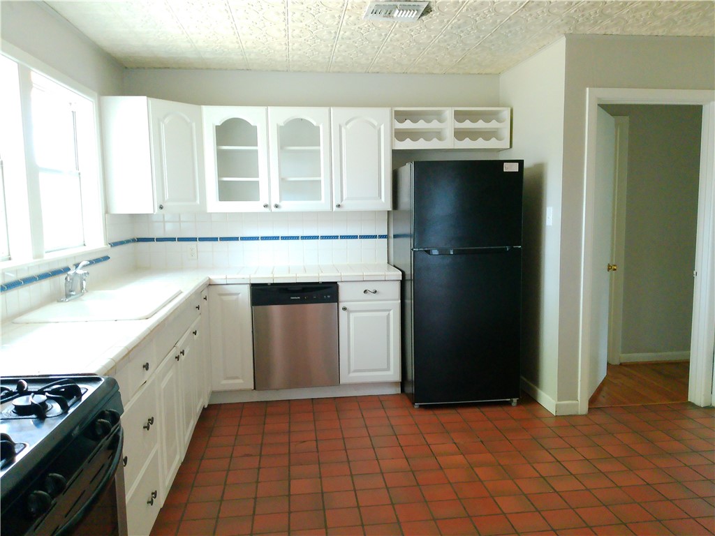 522 Pasadena Pl Property Photo 9