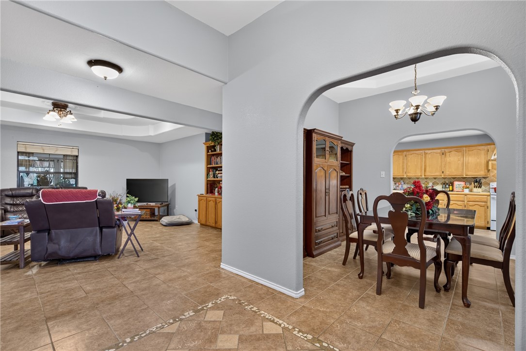 246 County Road 3681 Property Photo 6