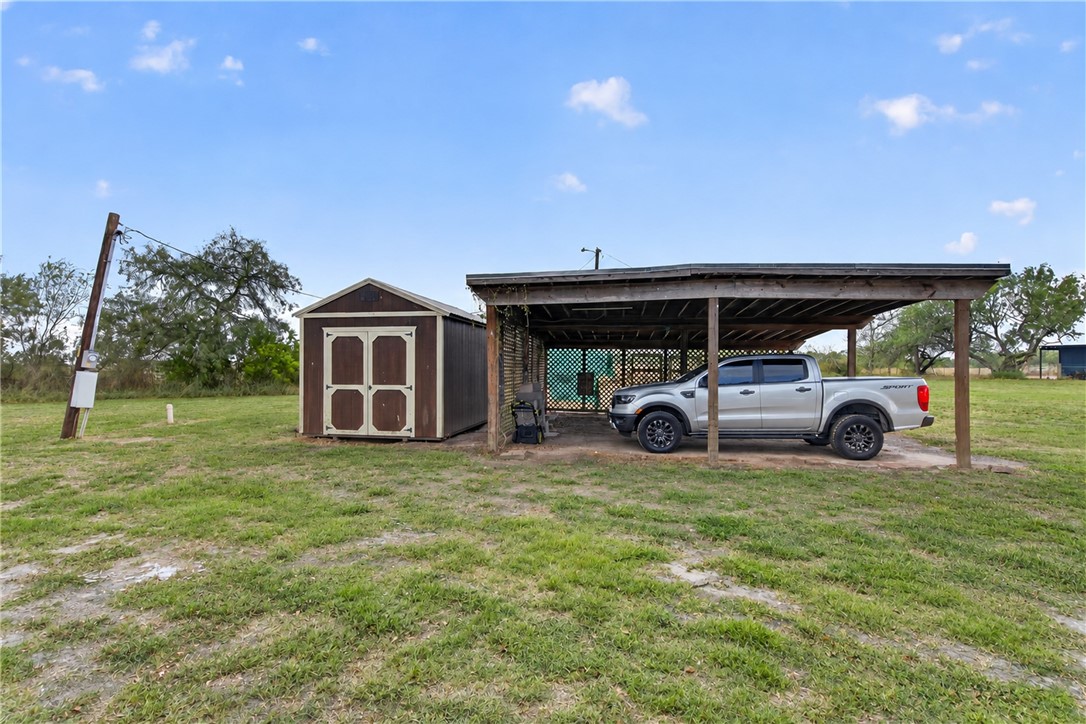 246 County Road 3681 Property Photo 30