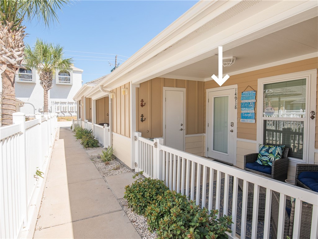 14918 Island Village Dr Property Photo 2