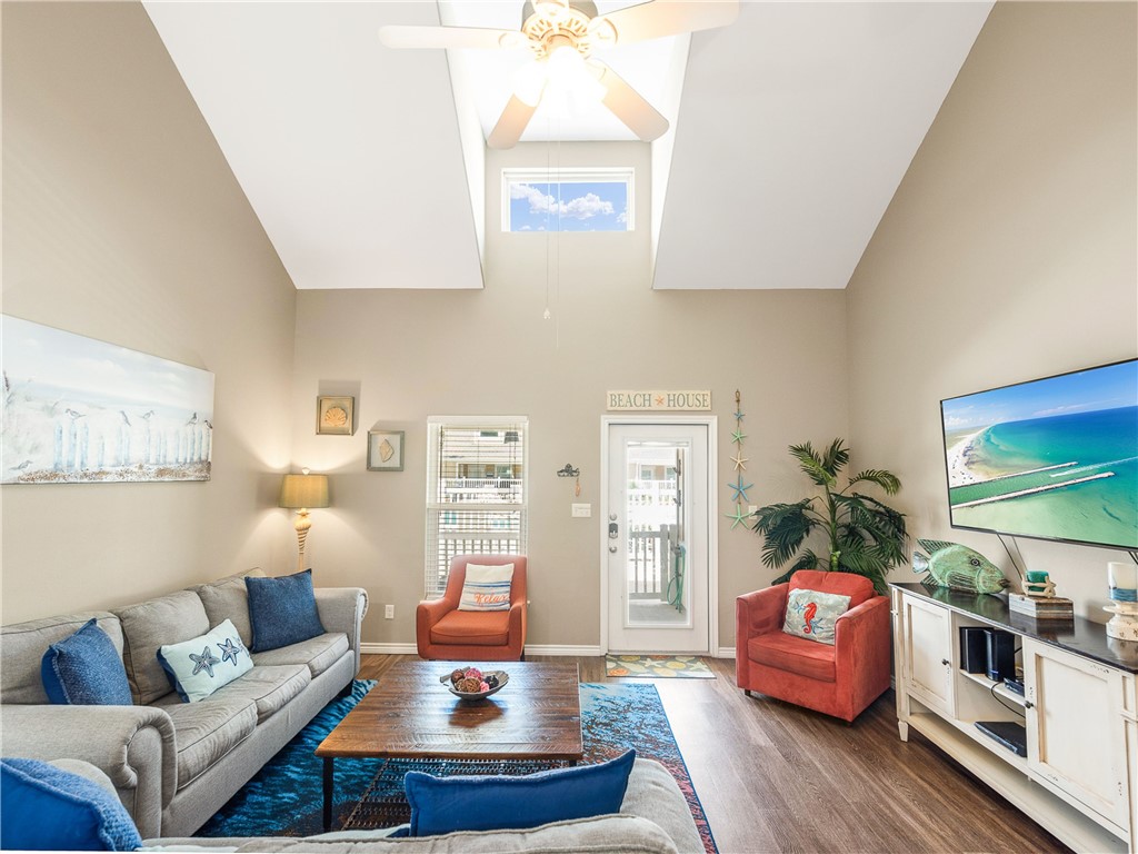 14918 Island Village Dr Property Photo 10