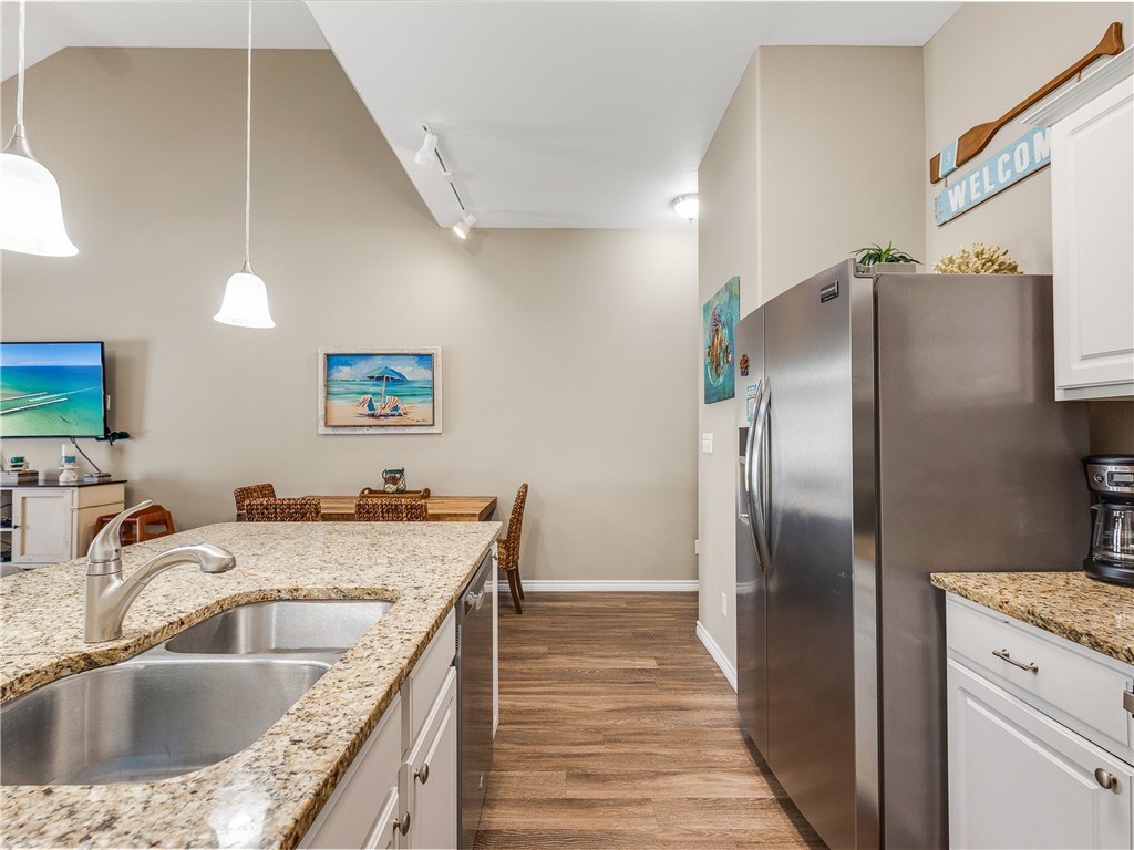 14918 Island Village Dr Property Photo 17