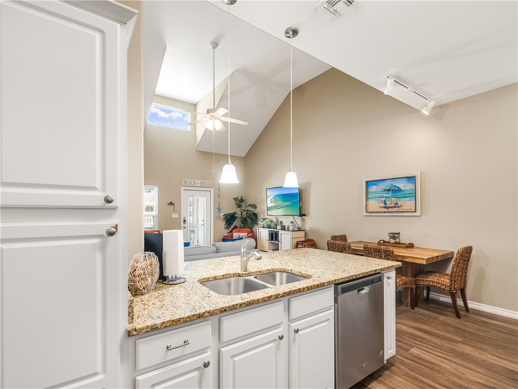 14918 Island Village Dr Property Photo 19
