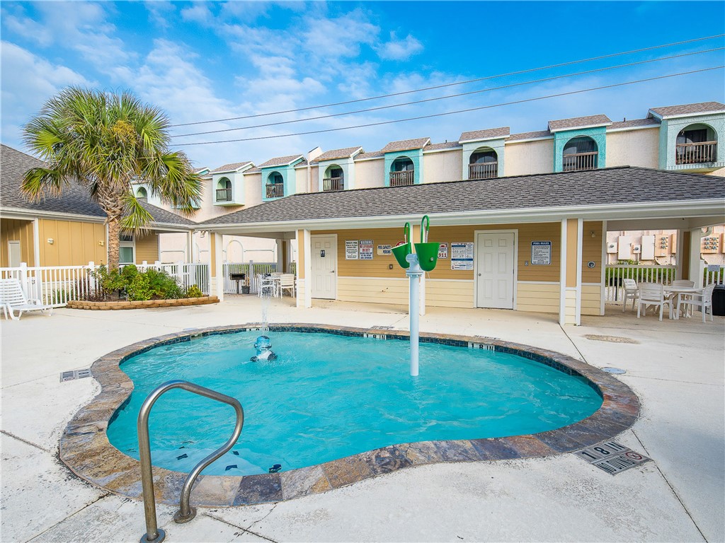 14918 Island Village Dr Property Photo 35