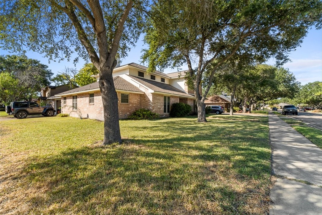 214 Sandpiper Dr Property Photo 3