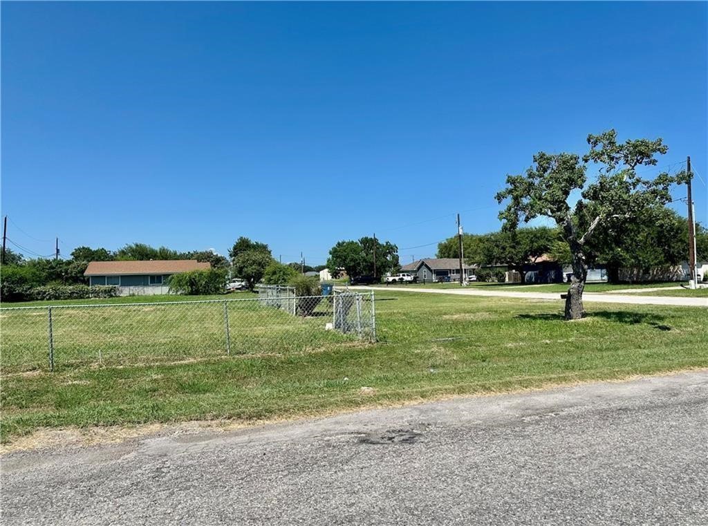 2713 El Paso Ave Property Photo 3