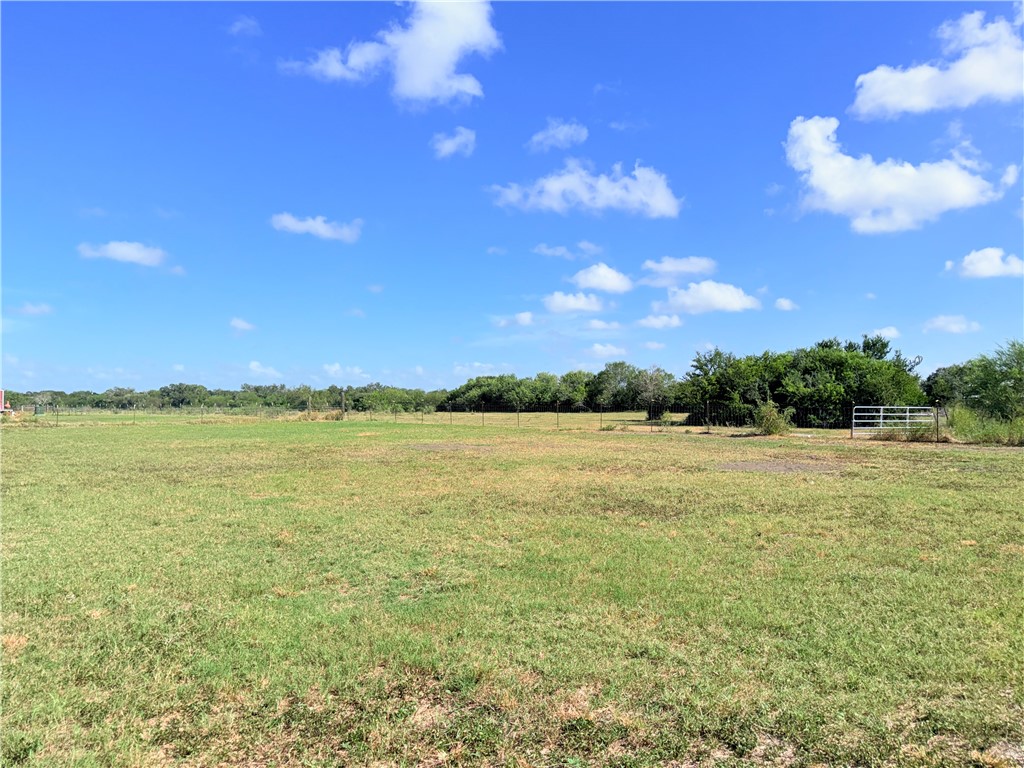 137 Fm 1360 Property Photo 32