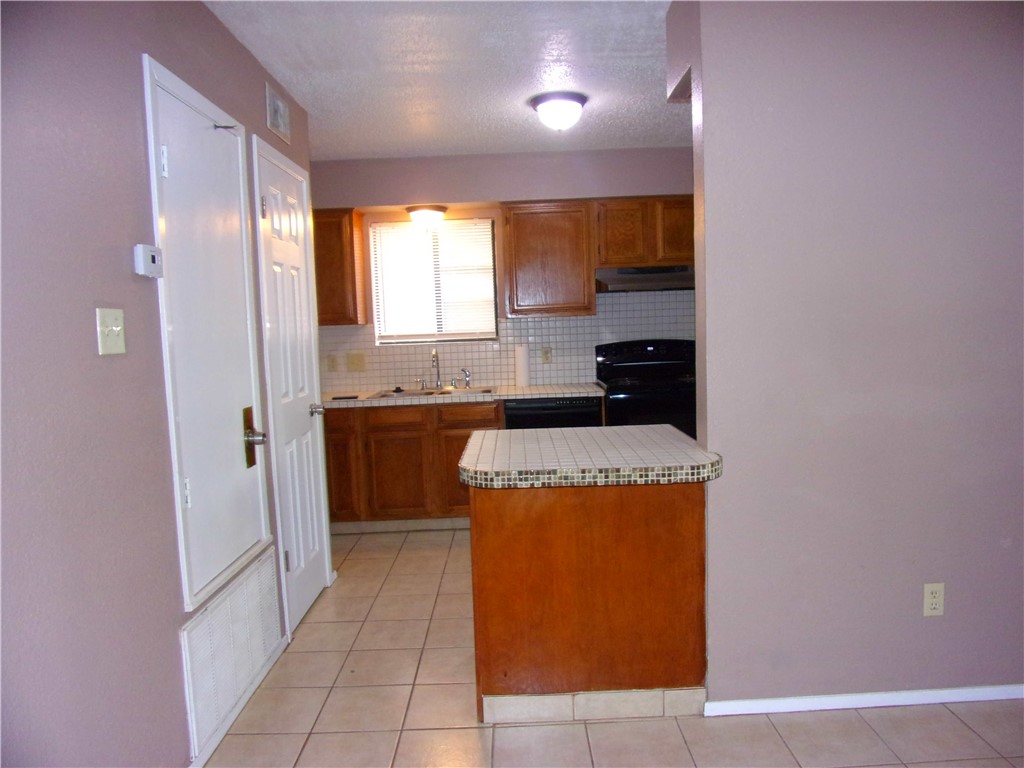 6621 Rhine Dr A Property Photo 9