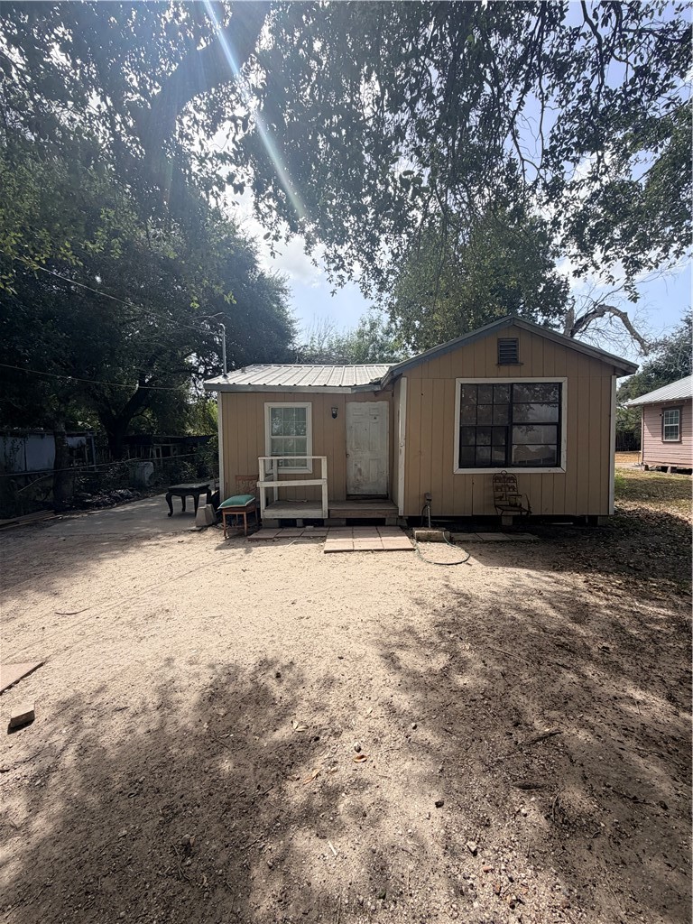 309 Laurel St Property Photo 1
